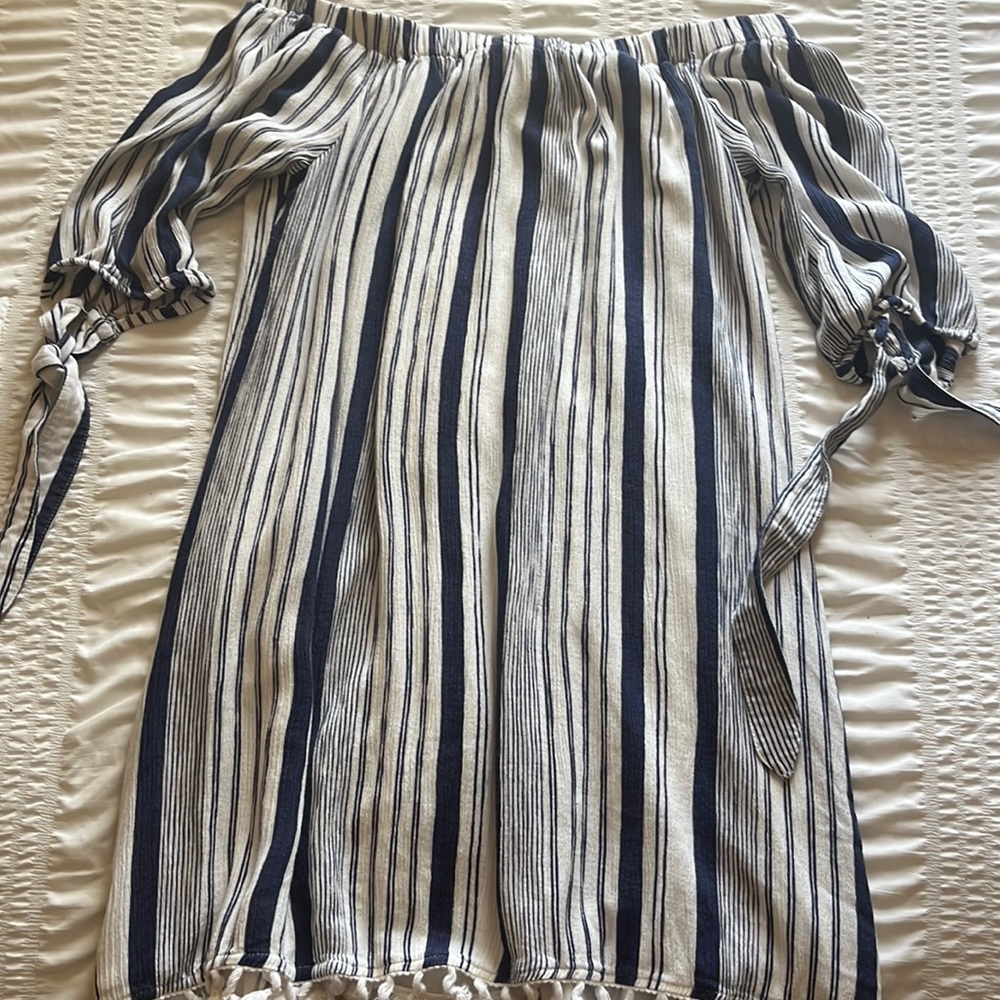 Im going to be selling this beautiful spring/summer dress